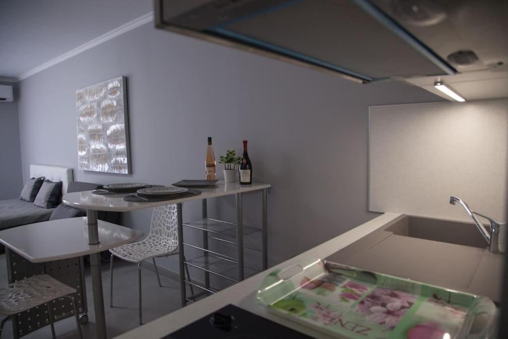 Stylish Studio In Only 50 Meters From Beach ! 니스 외부 사진